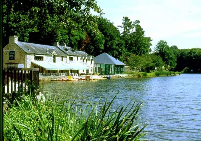 ホテル Terres De France - Le Domaine Du Moulin Neuf ロシュフォール・アン・テール エクステリア 写真
